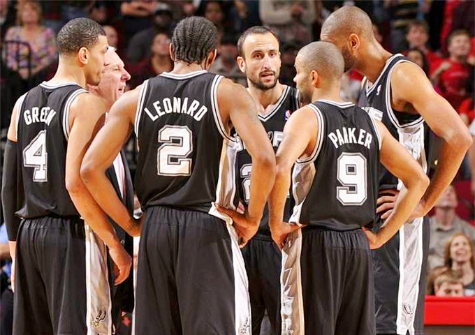 阿隆索命悬一线！皇马主席不满现代足球理念，欧冠生死战或成转折点（皇马主席不满现代足球理念，阿隆索前景岌岌可危：欧冠生死战或成关键转折）