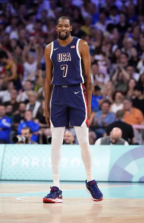 有伤在身？尼科缺席了两天的训练，也没进热身赛名单（带伤未愈？尼科连缺两日训练，热身赛无缘名单）