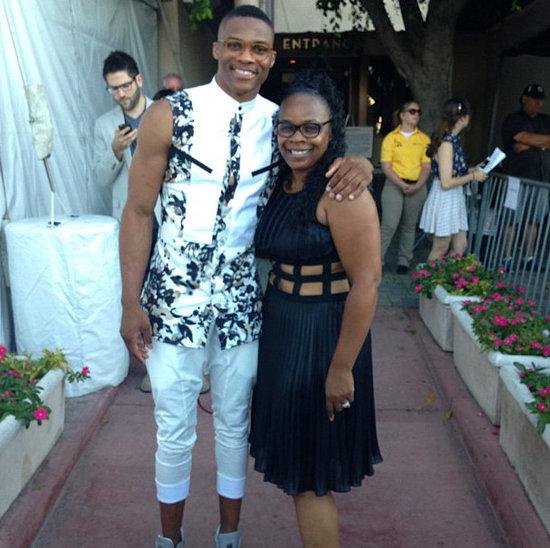 拦都拦不住！对手疑肘击队友，梅西出头“教育”阿根廷老乡（看不下去！对手疑肘击队友，梅西挺身而出训斥阿根廷同胞）