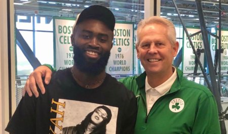 曼联错失良机，西汉姆联打击与英超联赛影响（曼联挥霍良机，西汉姆重击引发英超格局震荡）