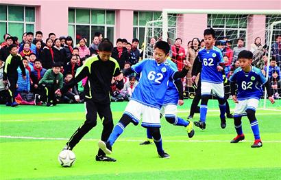 范戴克：已经好几周没在安菲尔德赢球了，我们迫切想扭转局面（范戴克：安菲尔德多周无胜，我们急需扭转颓势）