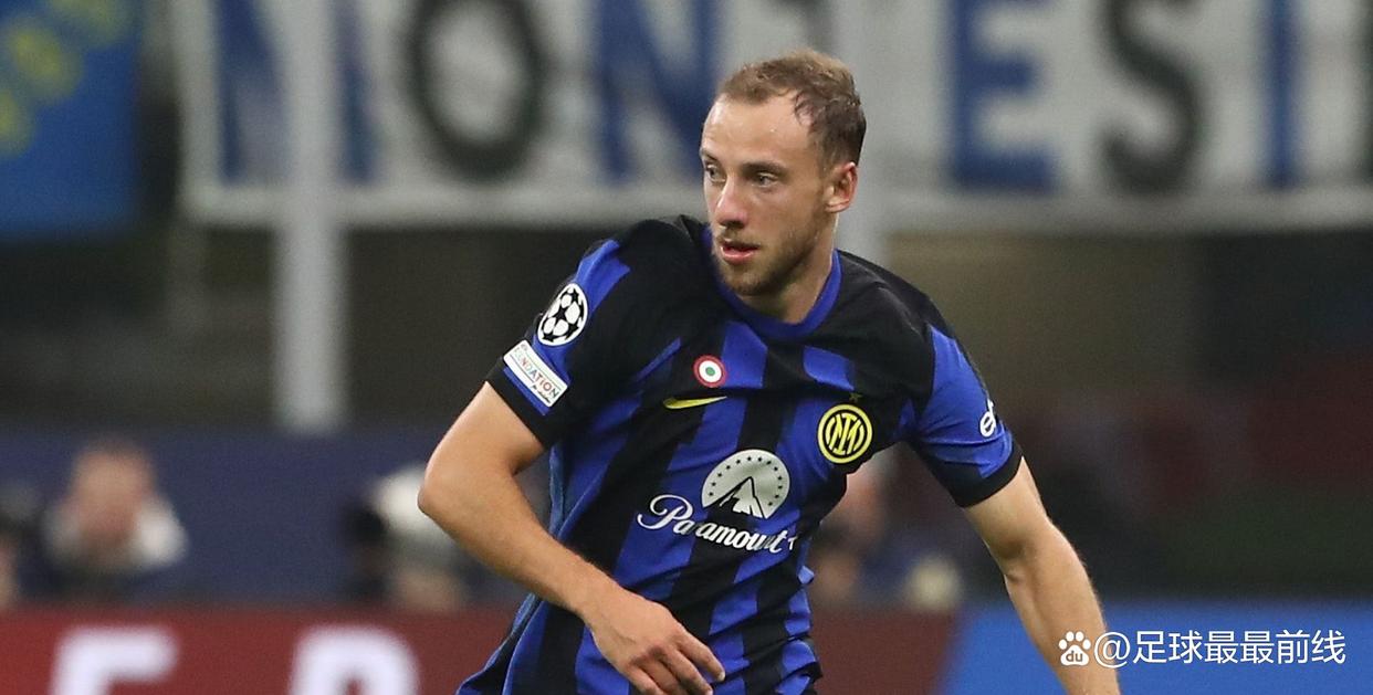 足球联赛赛季最佳球员排行榜（足球联赛赛季最佳球员排名）