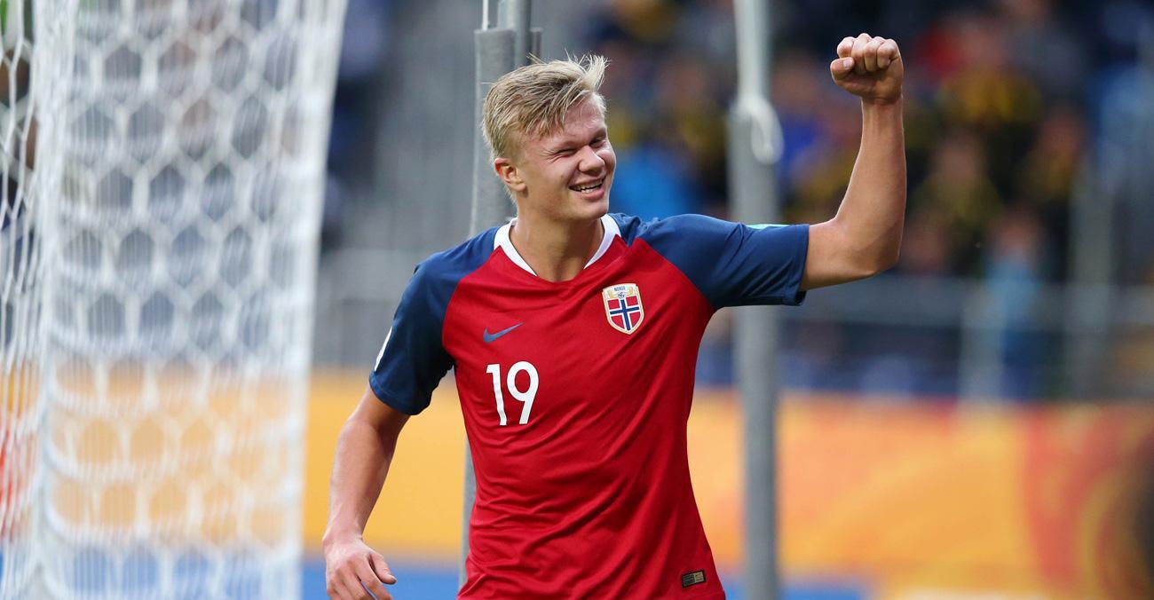 拜仁官方：门将诺伊尔在对阵美因茨比赛中右腿肌肉纤维撕裂（拜仁官宣：诺伊尔在对阵美因茨时右腿肌肉纤维撕裂）