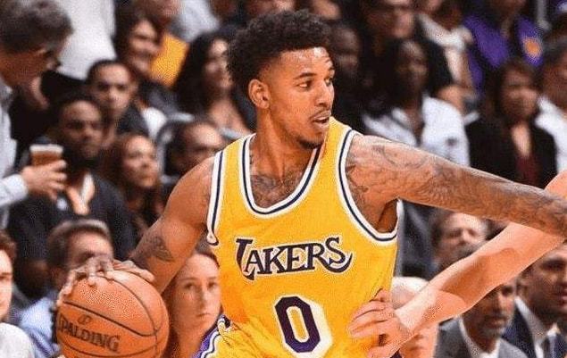 球里有玄机、球门有暗号！盲人足球比赛燃到爆（球藏玄机、门设暗码！盲人足球赛燃爆全场）