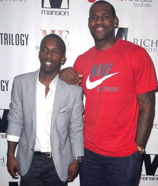 足球联赛赛季最佳球员排行榜（足球联赛本赛季最佳球员榜单）