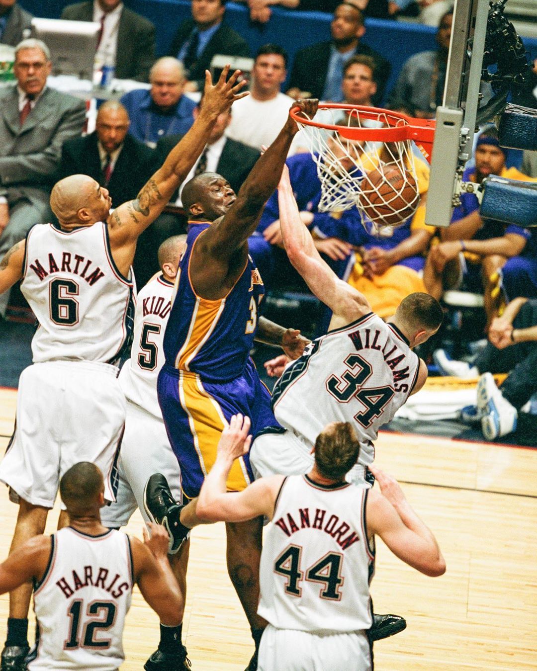 半场战报：国安2-0亚泰，塞尔吉尼奥破旧主，法比奥点射（半场：国安2-0领先亚泰，塞尔吉尼奥反戈旧主，法比奥点球命中）