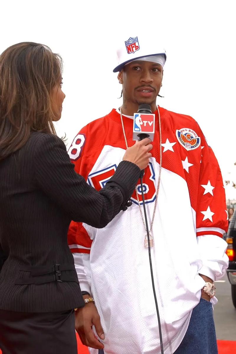 媒体人：浙江男篮主帅丁伟下课，由外籍助教暂时接任主教练（消息称浙江男篮主帅丁伟被免职，外籍助教暂任主教练）