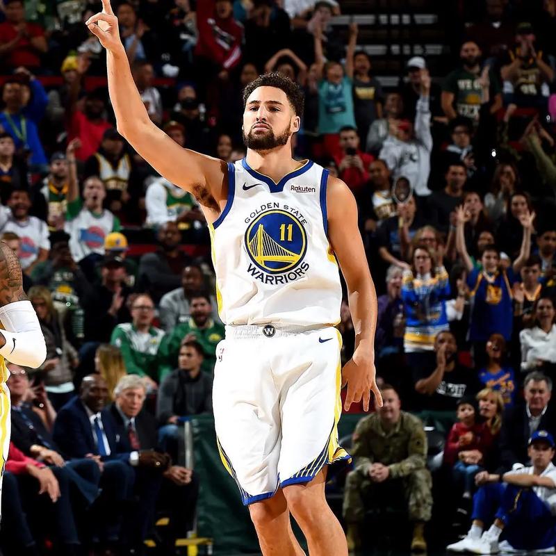 科尔谈巴特勒重摔在地：他说全身都疼，但他接管了比赛（科尔：巴特勒重摔后称全身疼痛，却仍接管比赛）