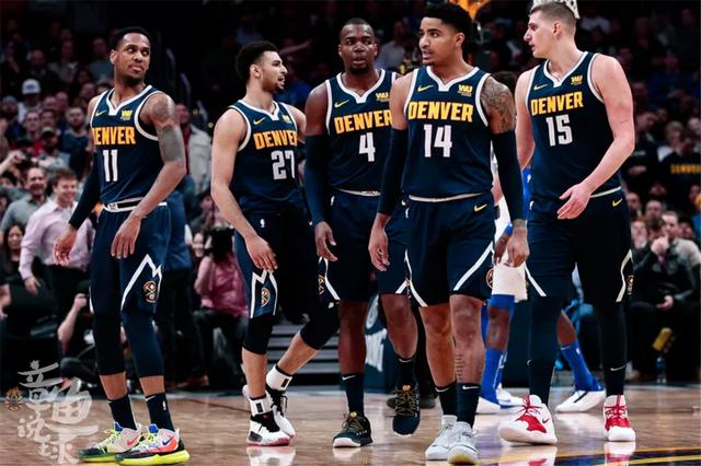 在木地板
