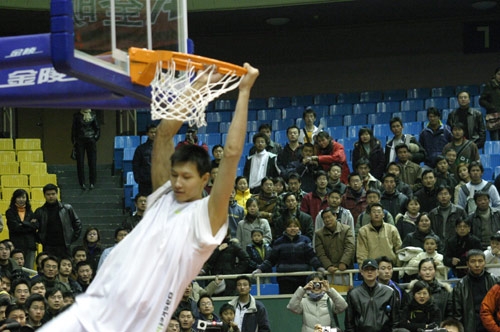 凯恩不激活解约条款，世界杯后与拜仁谈续约（凯恩不触发解约条款，世界杯后与拜仁开启续约谈判）