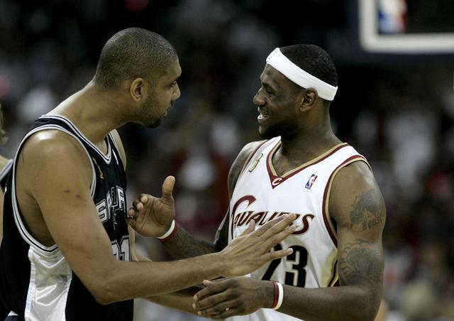 主攻！班凯罗半场12中5拿到14分8板4助 罚球4中4（强势输出！班凯罗半场12投5中砍下14分8篮板4助攻，罚球4罚全中）